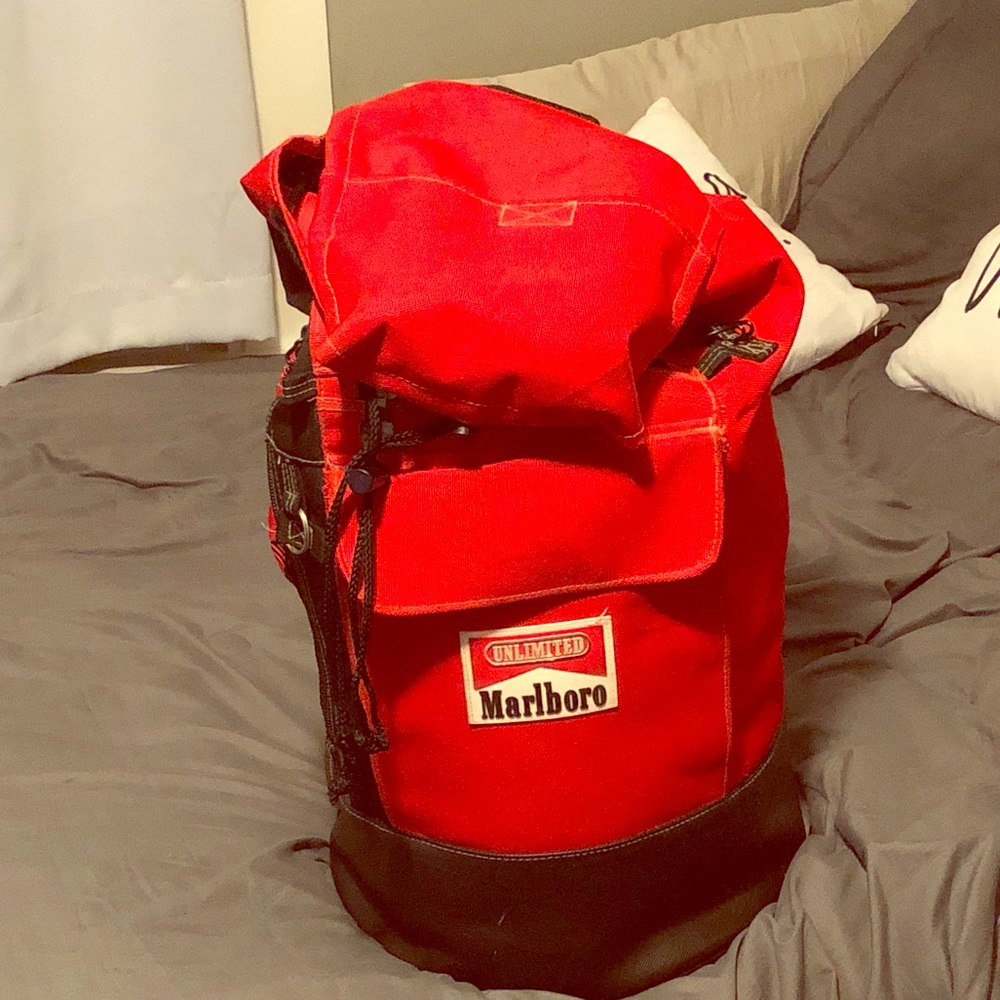 Large military style Marlboro Unlimited bag